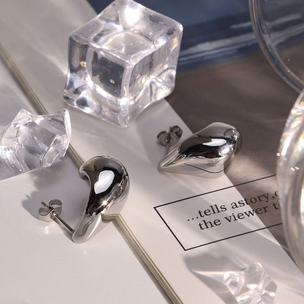 Ondelle Earrings