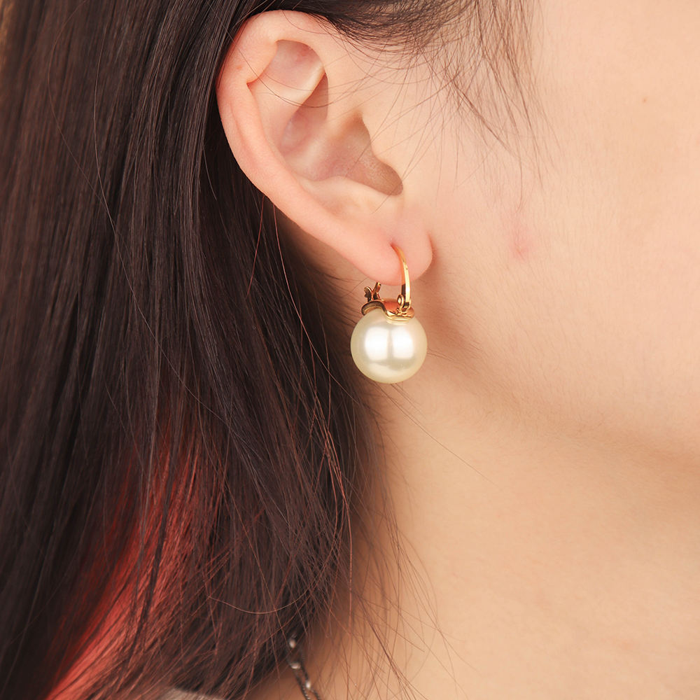 Élise Pearl Earrings
