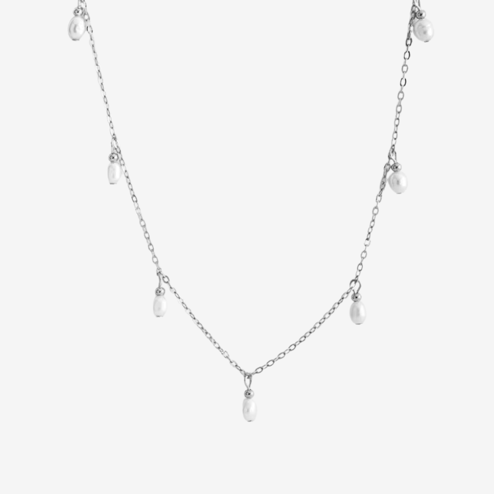 Avienne Pearl Necklace