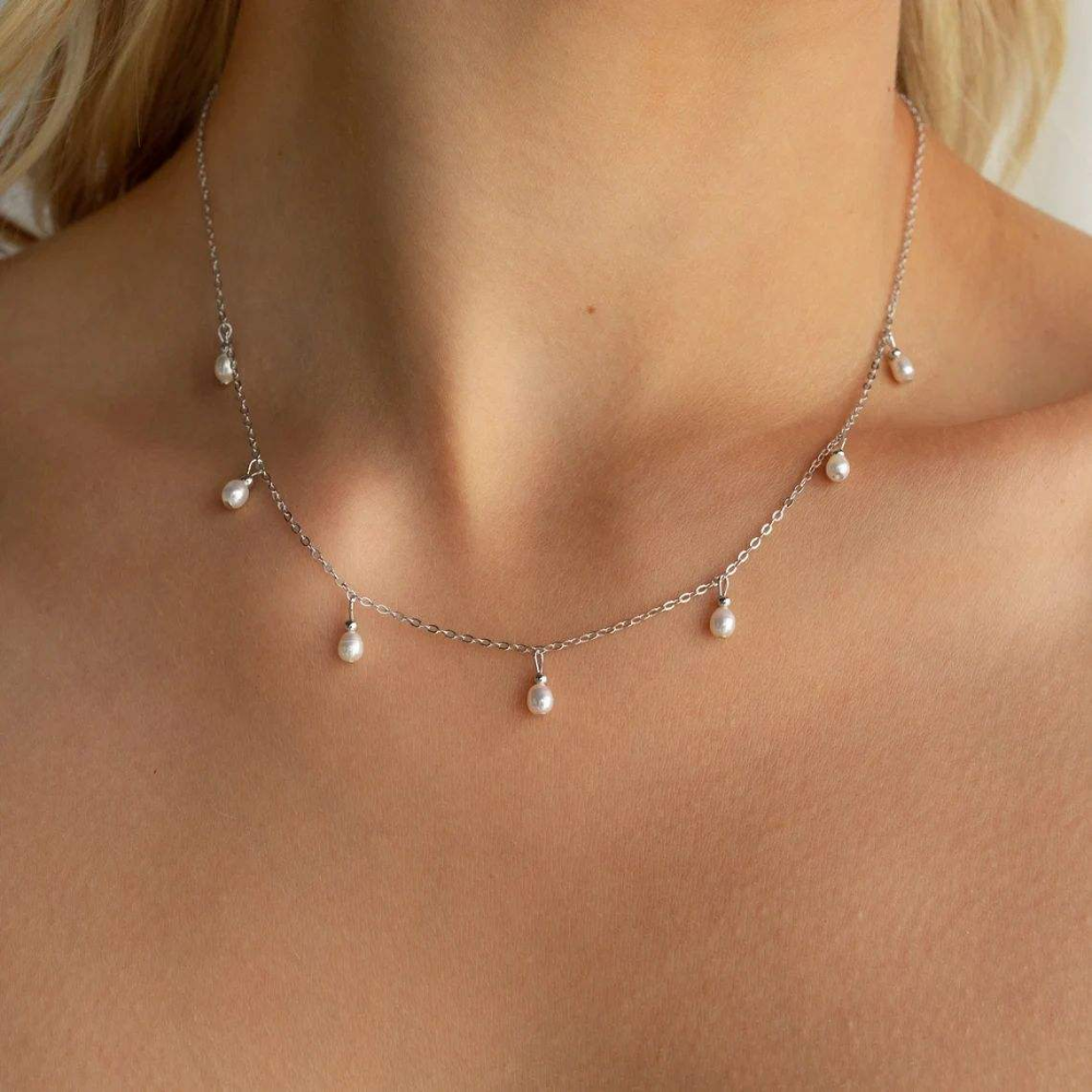Avienne Pearl Necklace