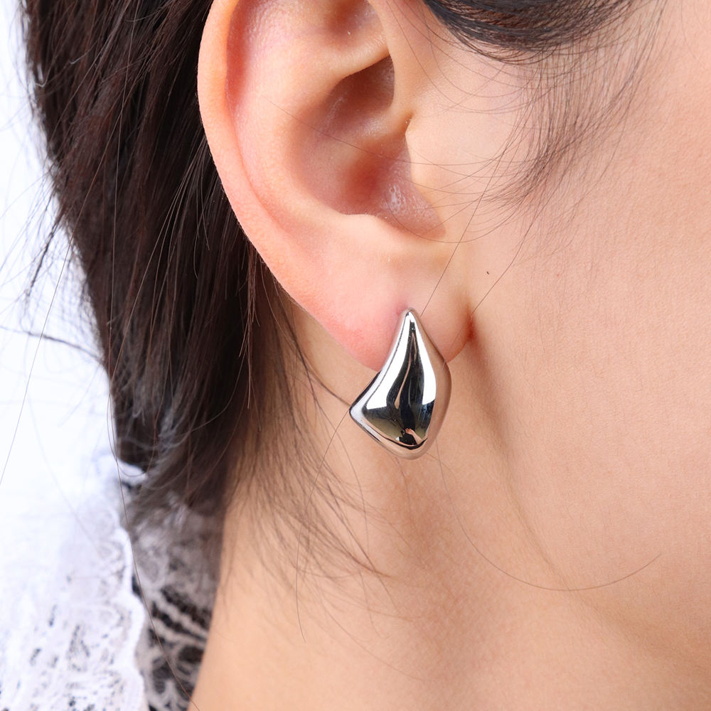 Ondelle Earrings